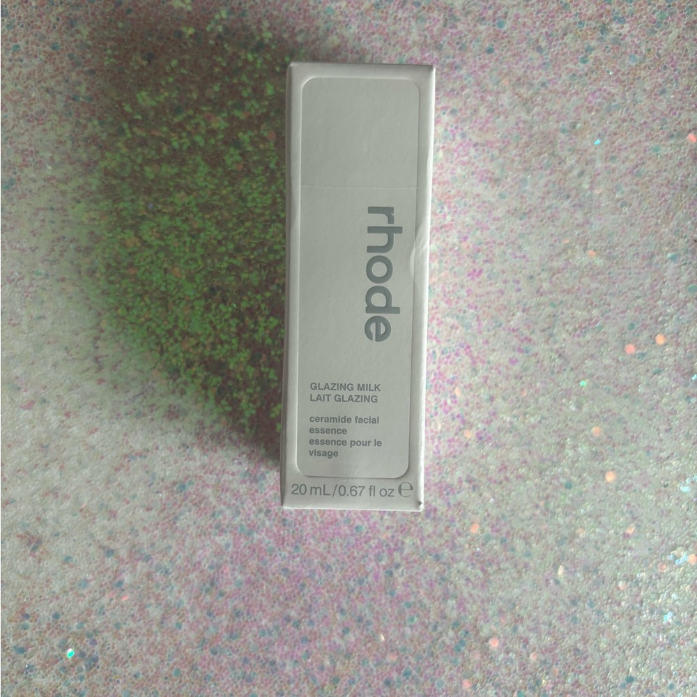 RHODE Glazing Milk Ceramide Essence in Cream